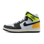 AIR JORDAN 1 NEGRAS Y AMARILLO REFLECTANTE